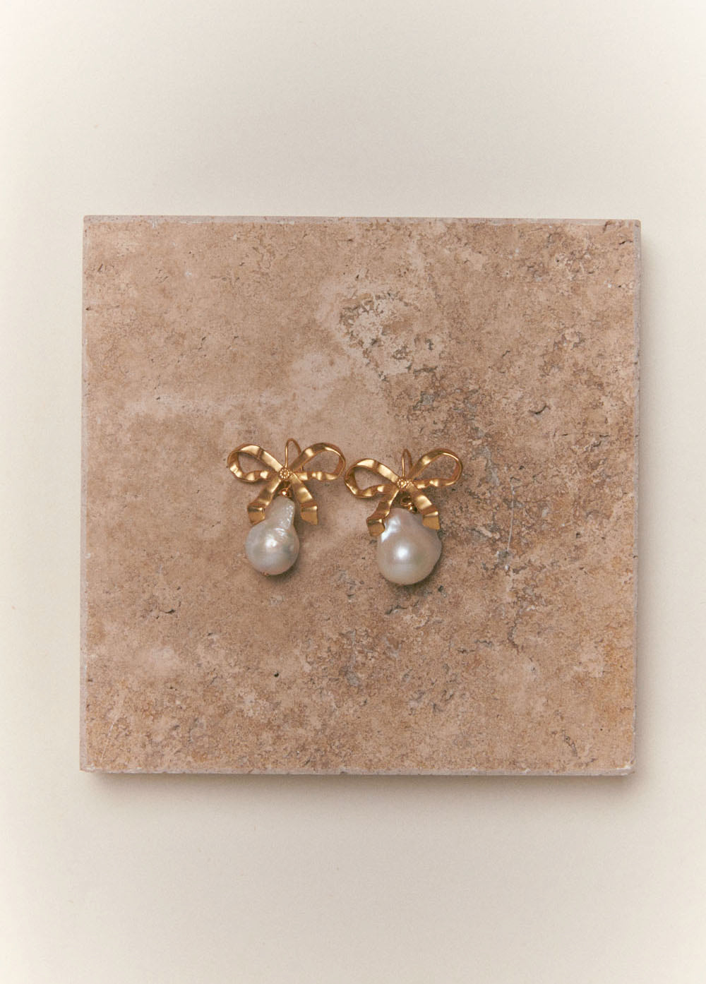Flavia Pearls Earrings