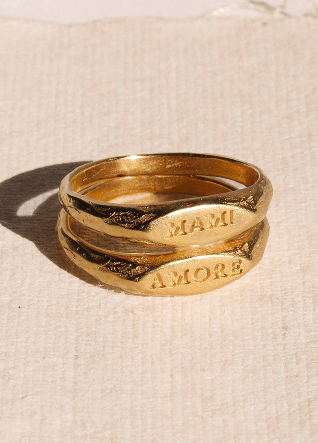 Mini Mami Signet Ring Solid Gold