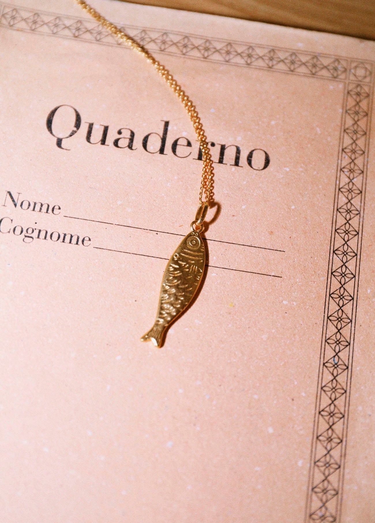 Collar Sardina Oro