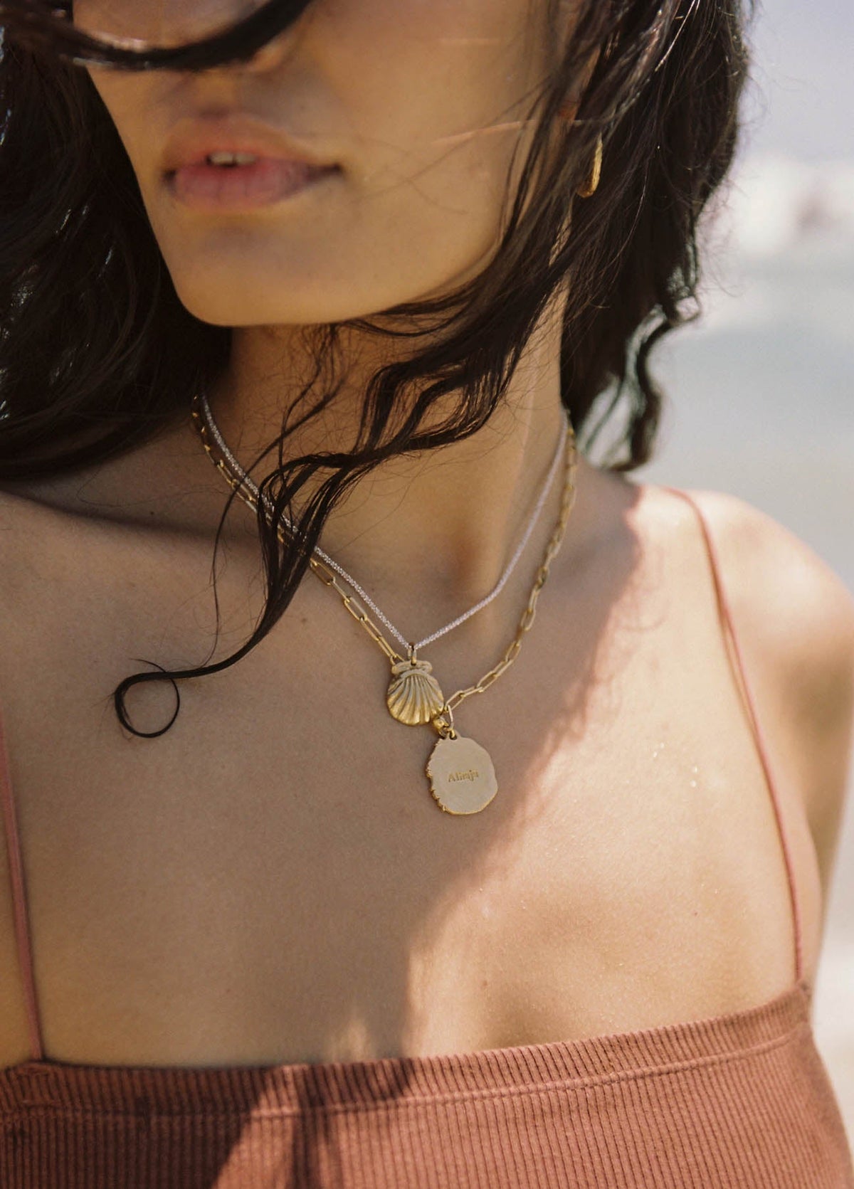 Mare Charm Solid Gold