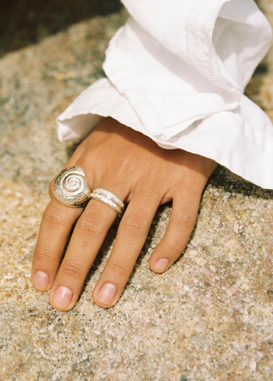 Caracola Silver Ring