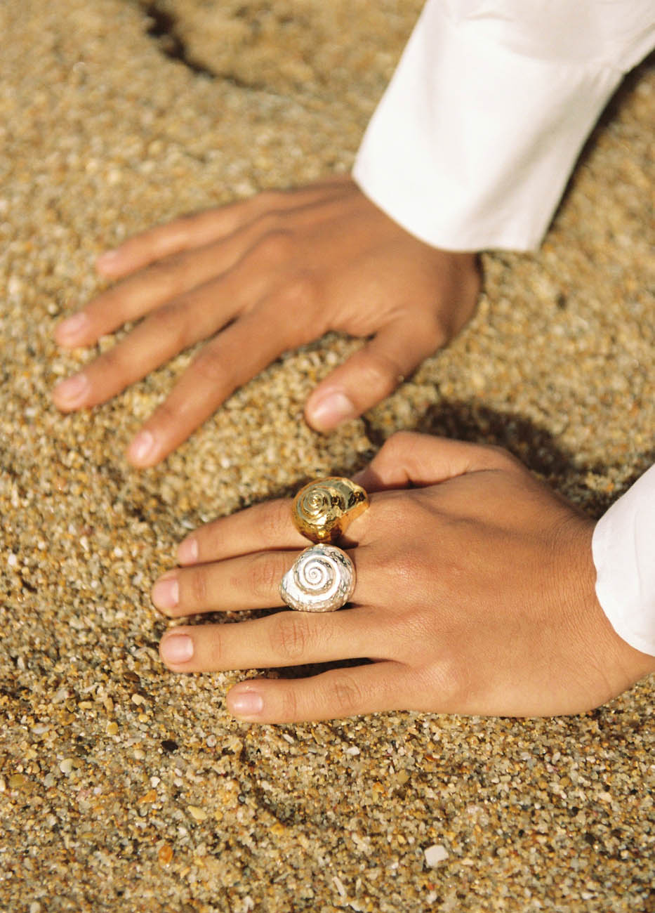 Caracola Silver Ring