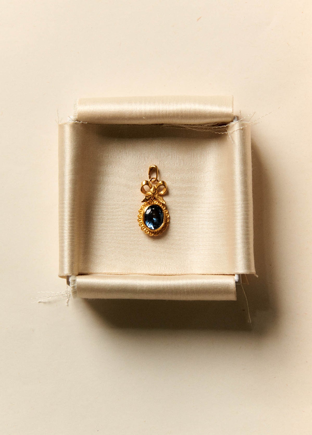 Elizabethan Aqua Solid Gold Charm