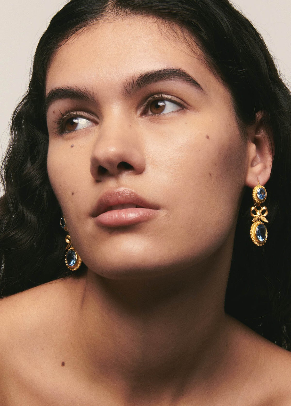 Pendientes Isabelinos Aqua Oro Macizo