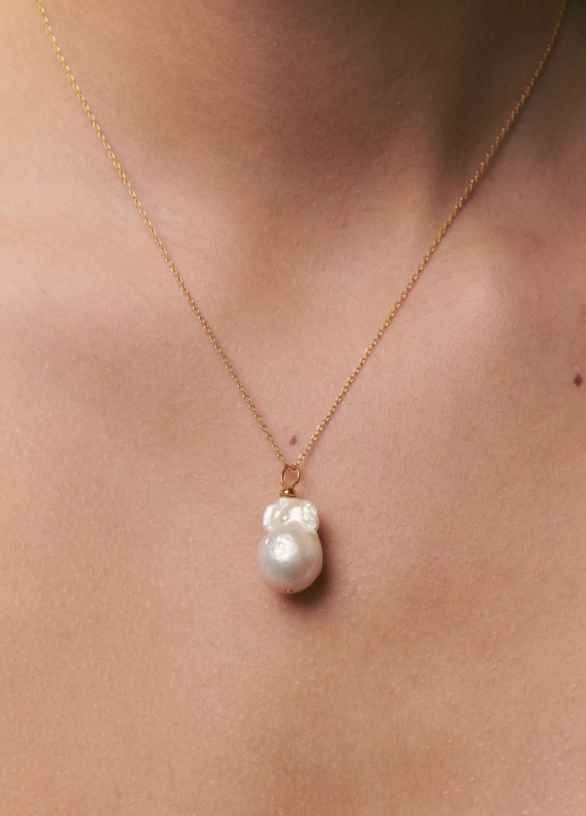 Perla Preciosa Gold Charm
