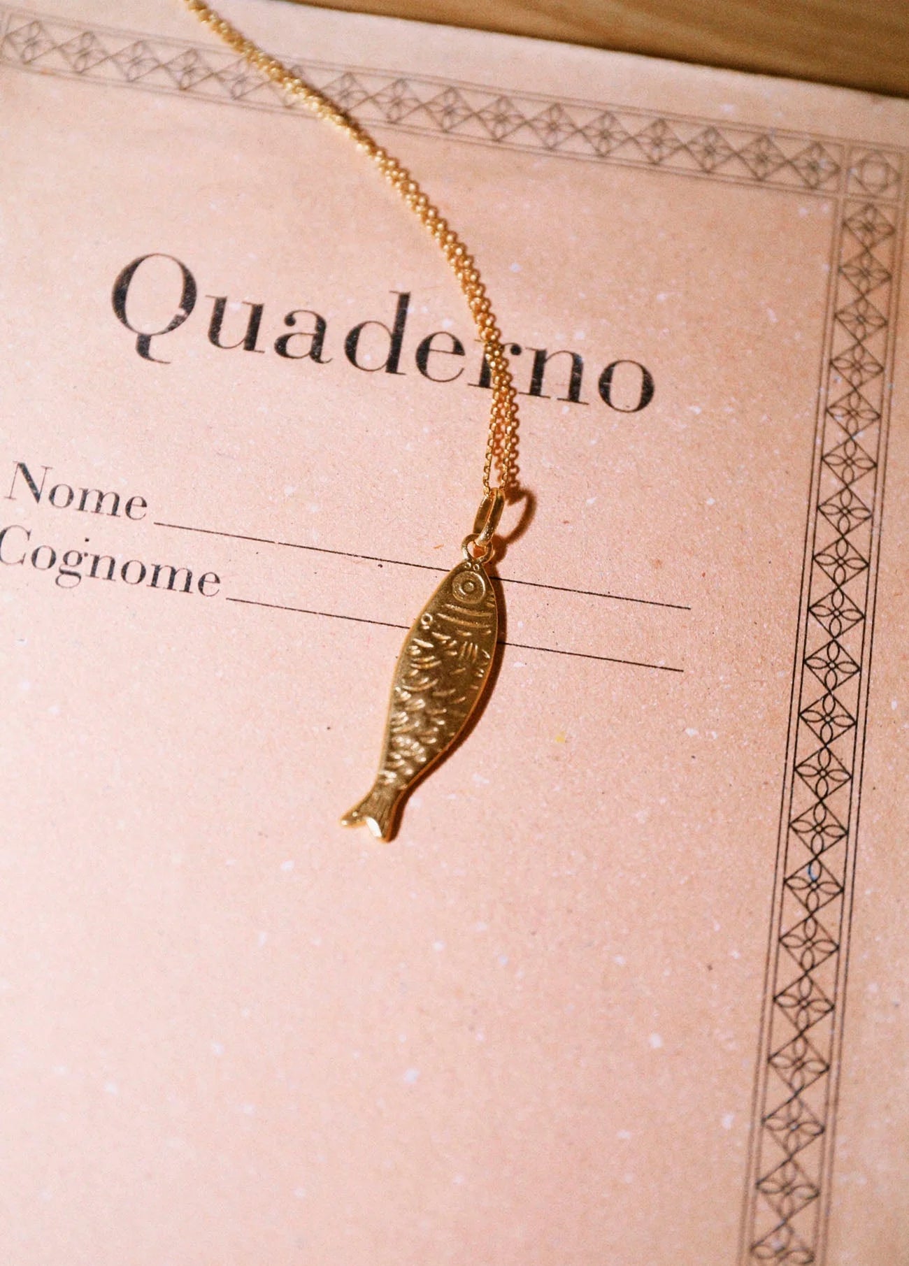 Collar Sardina Oro