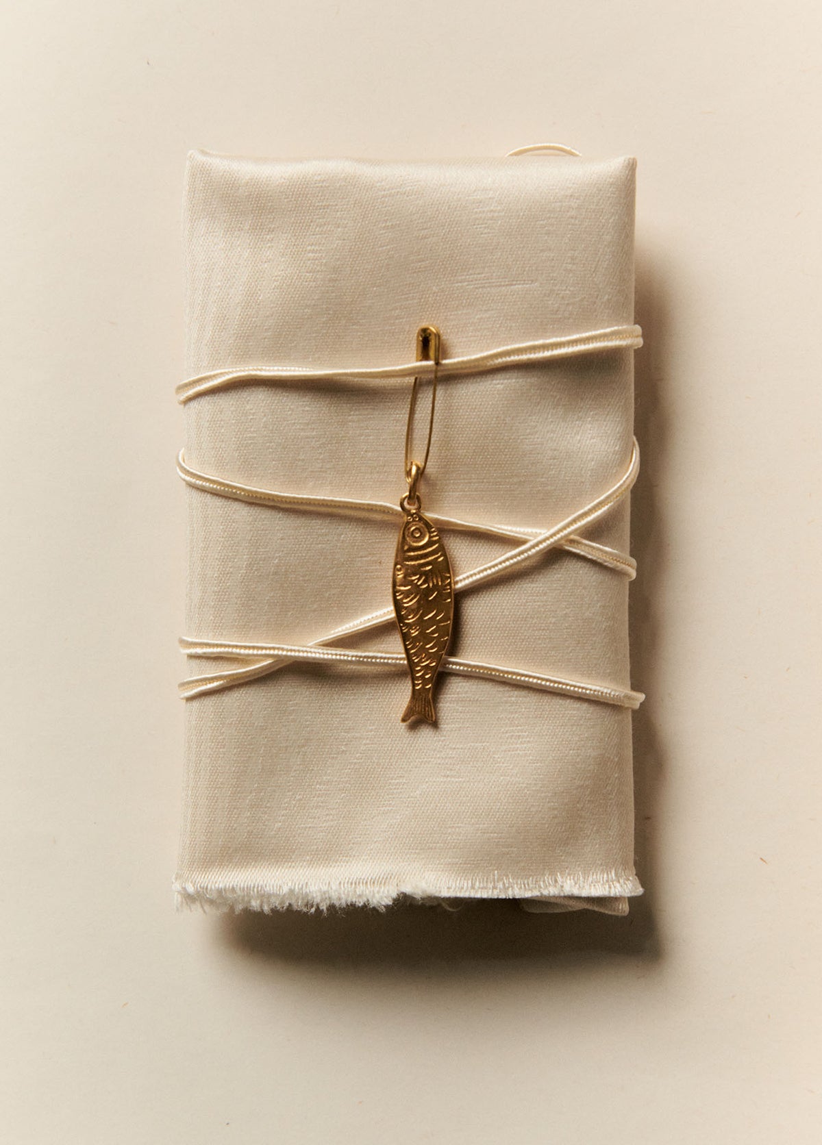 Sardina Charm Solid Gold