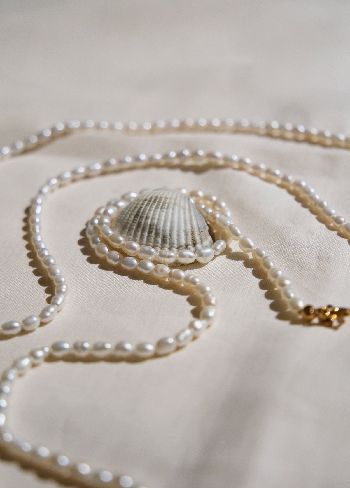 Long Lolita pearls necklace