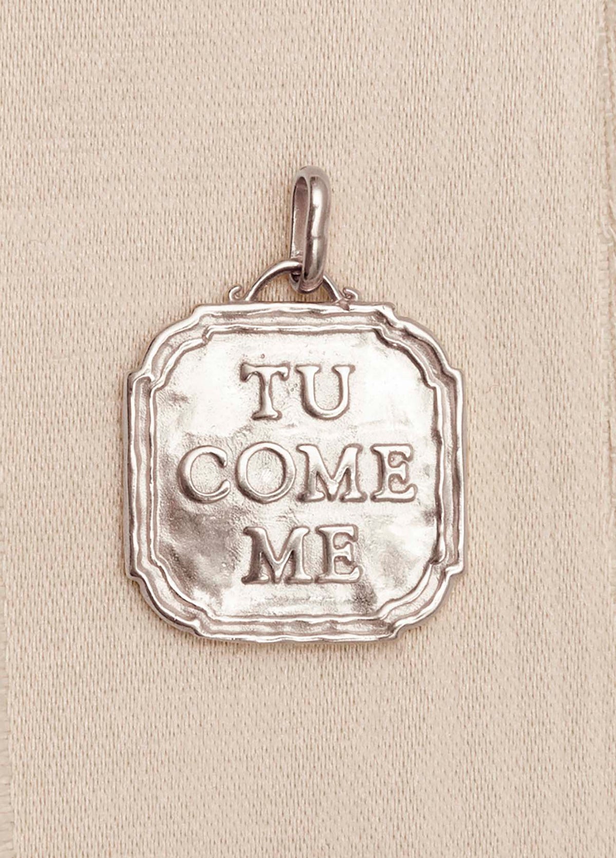 Tu Come Me Gold Charm
